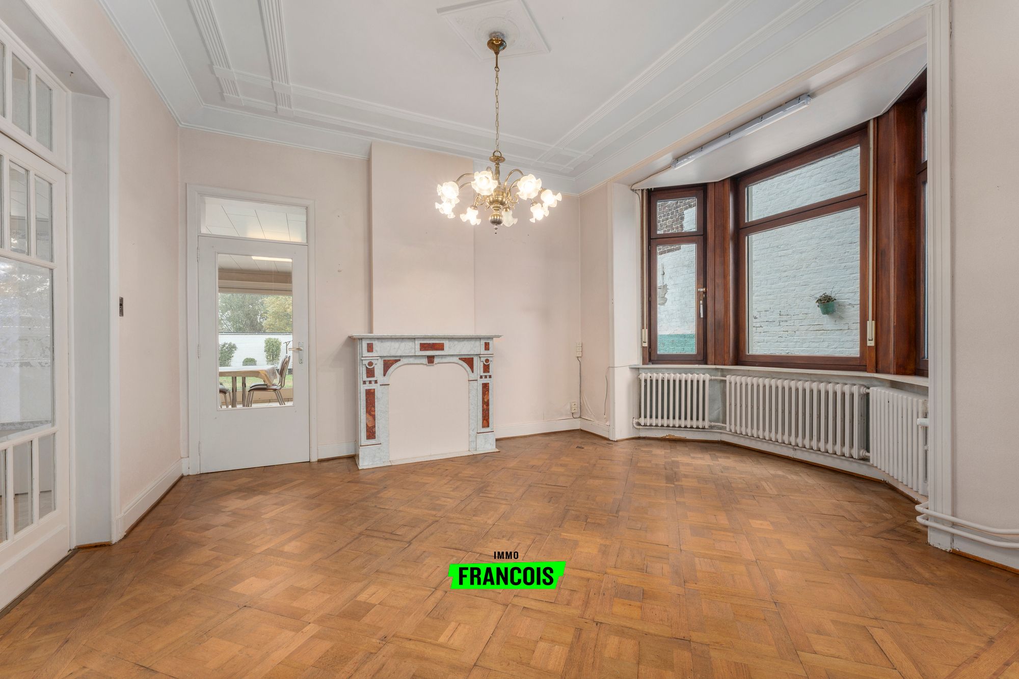 Authentieke cottagestijl villa met charmante tuin in hartje Eeklo. - foto 4