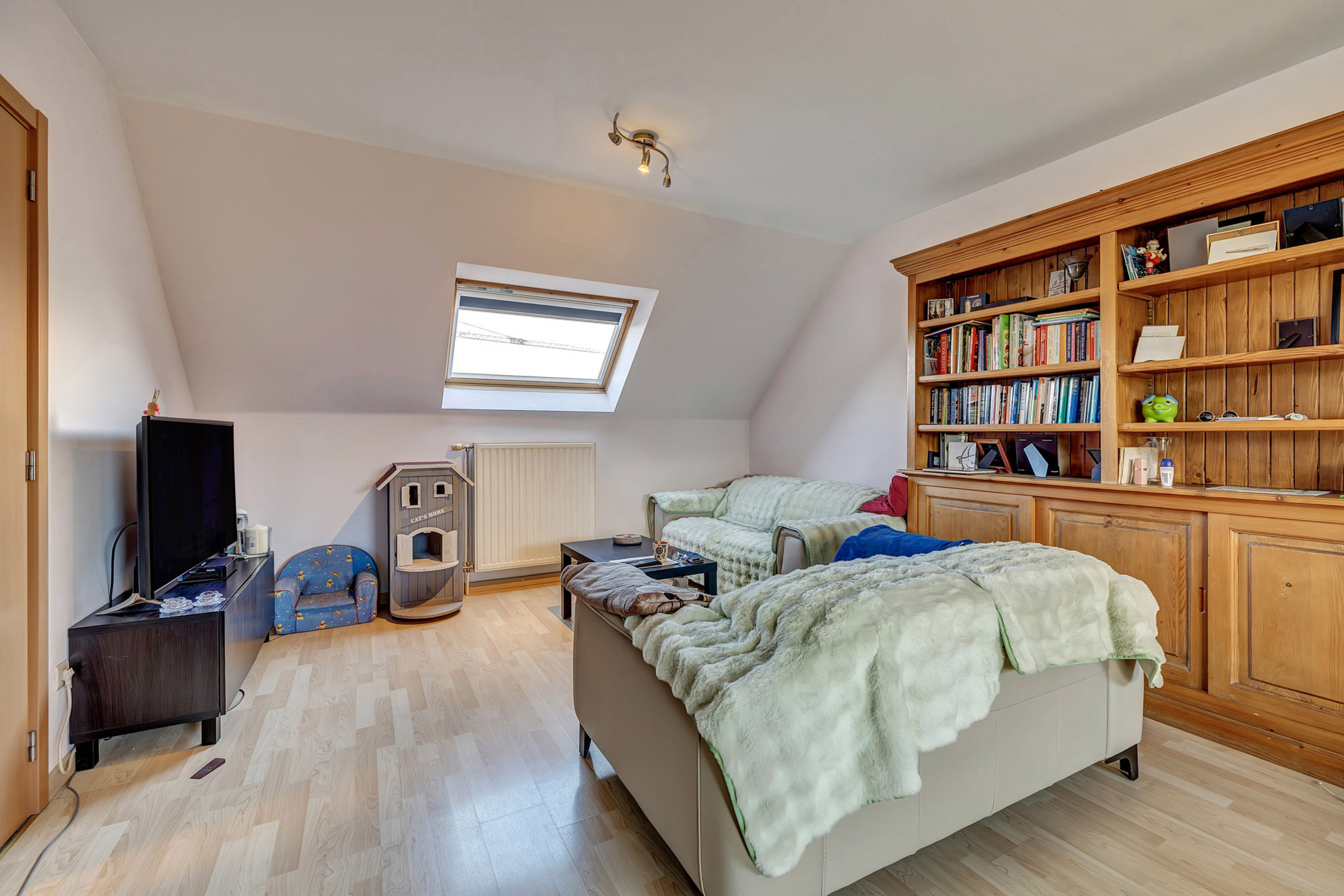 3-slaapkamer appartement te Meerbeke met terras en garage - foto 4