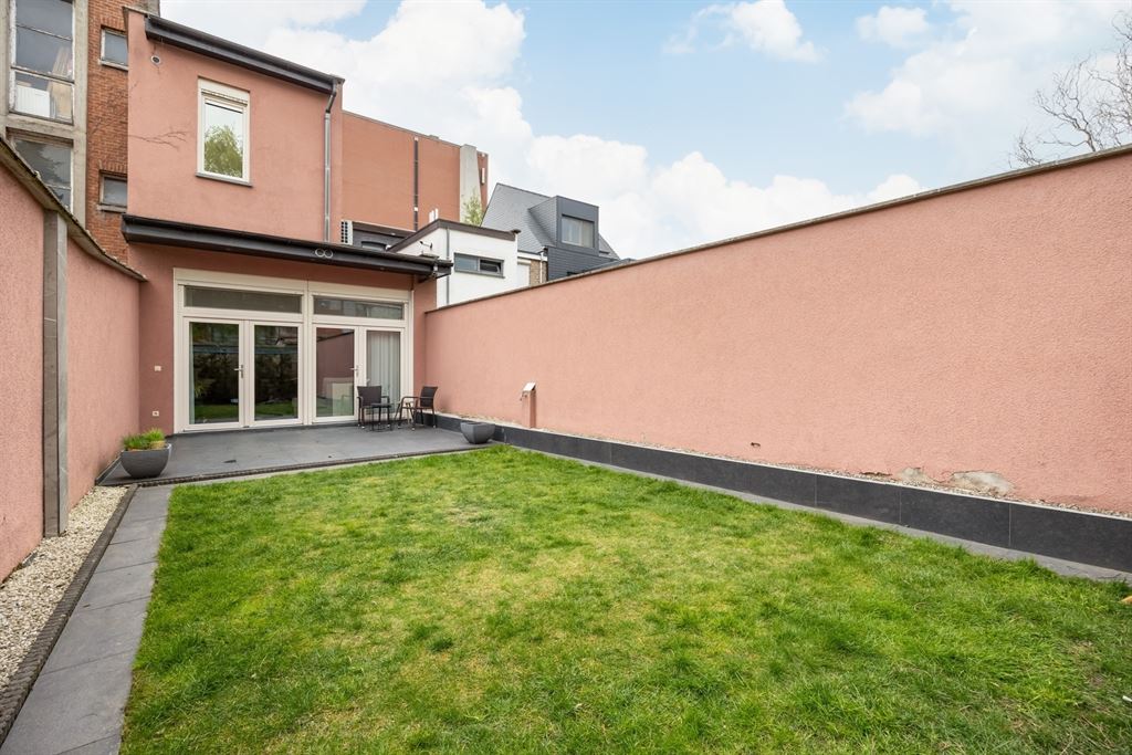 Energiezuinig gerenoveerde woning met garage - foto 4