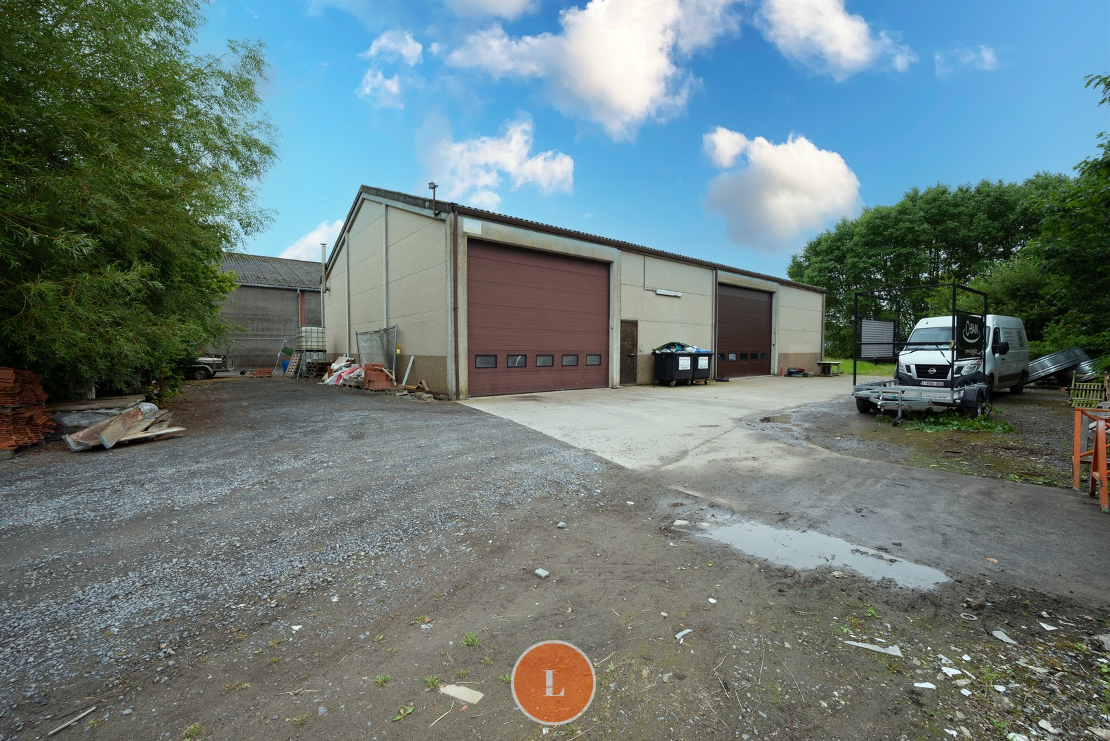 Loods van 360m² op 5513m² grond in industriegebied - foto 1