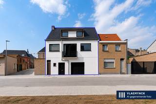 Ontdek deze ruime bel-etagewoning in het centrum van Middelkerke met gerenoveerde keuken, open leefruimte en op wandelafstand van winkels en...