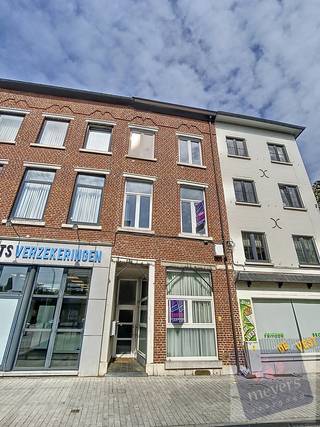 Welkom in het hart van Sint-Truiden, in de gezellige Clockemstraat, op wandelafstand van het bruisende stadscentrum, scholen, winkels en het...