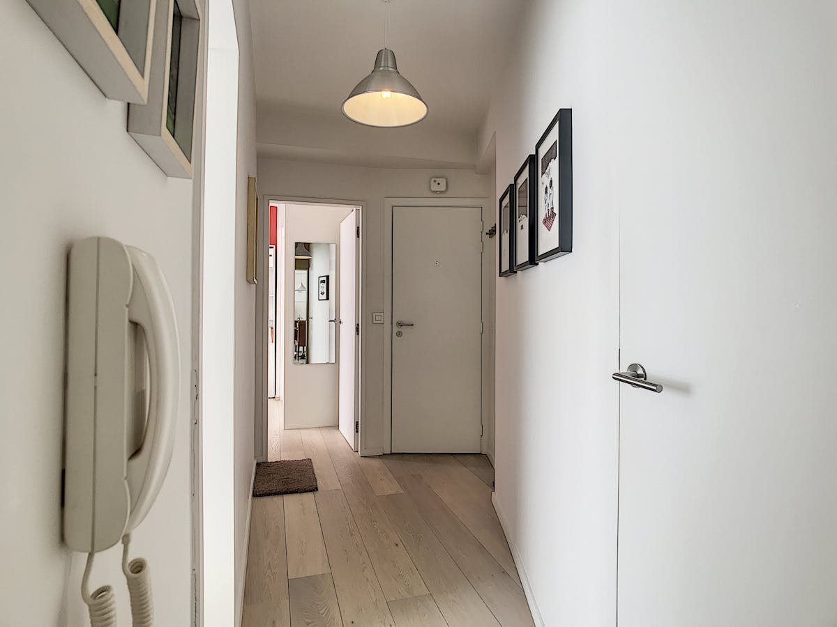 Luxueus zonnig 2-slaapkamer appartement te huur! - foto 5