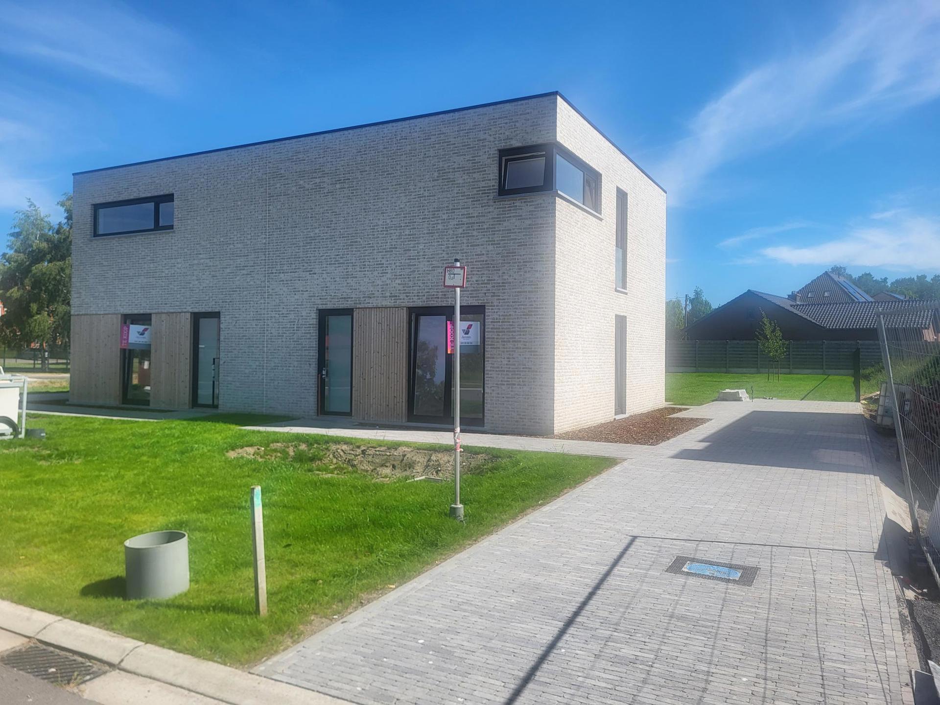 Halfopen nieuwbouwwoning met 3 slaapkamers - foto 2