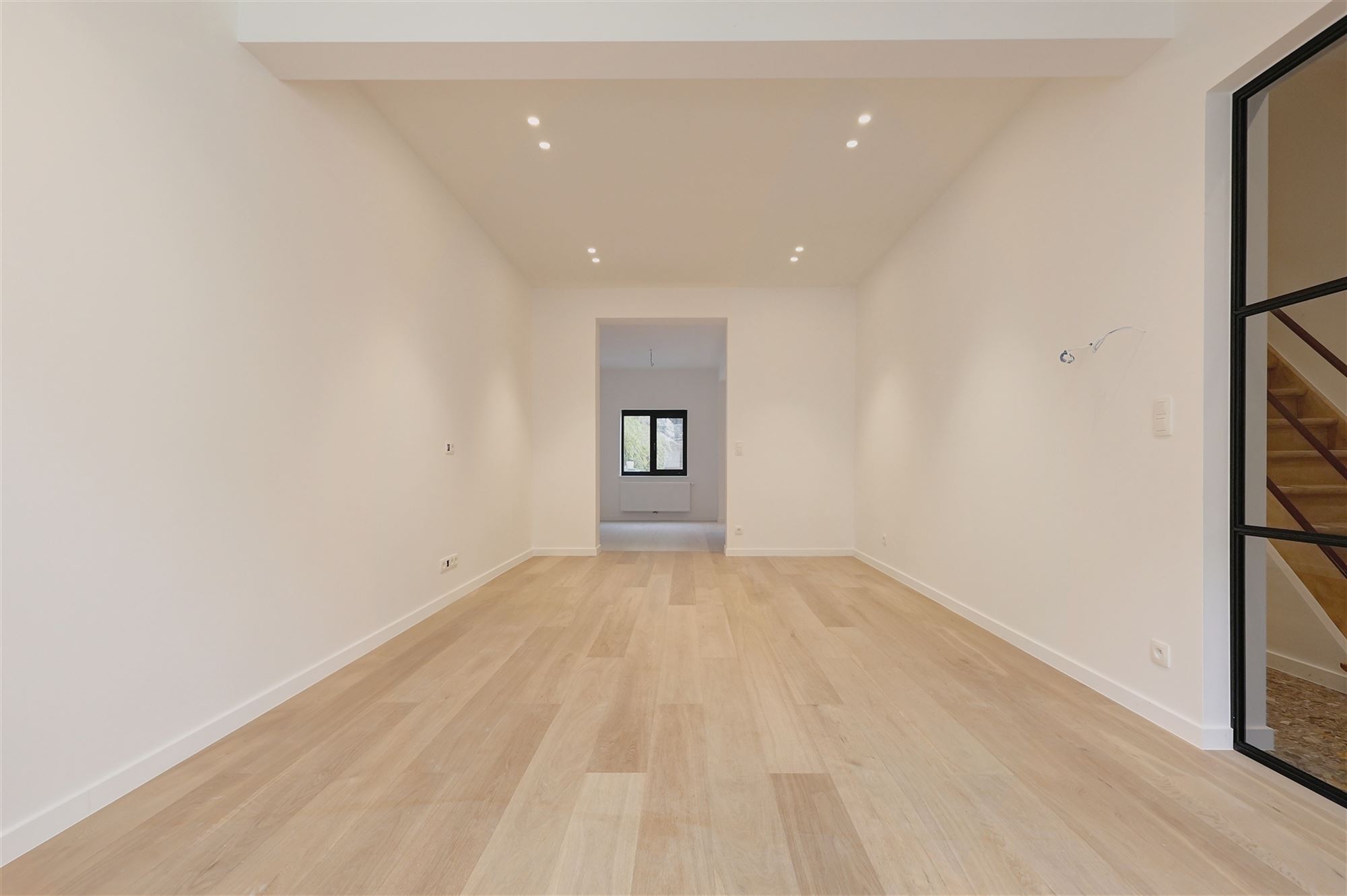 Prachtig gerenoveerd huis met tuin en 4 slaapkamers centrum Mortsel - foto 3