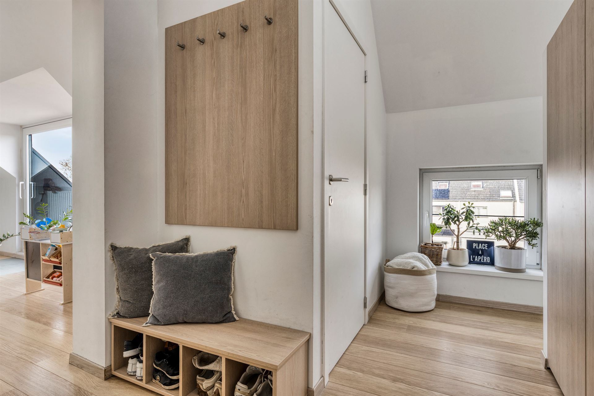 Appartement met 3 slaapkamers, bureau en terras - foto 2