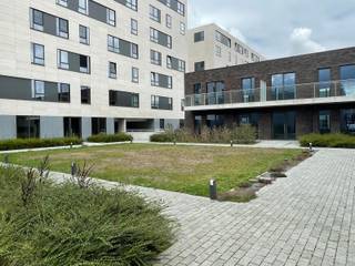 Er zijn nog verschillende moduleerbare kantoren en / of praktijkruimtes beschikbaar (casco)Centraal gelegen aan het kanaal en op wandelafstand van...