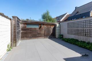 Welkom in de Driesstraat, gelegen in het hart van het gezellige Merelbeke-Melle. Deze instapklare woning met 2 slaapkamers is de perfecte thuis...