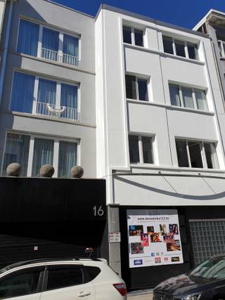 Totale oppervlakte 953m² - nuttige oppervlakte 1.250m² - 5 units3 Appartementen met terrassen - 1 Stadsvilla appartement met binnen zwembad en sauna...