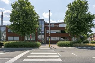 Vlakbij het centrum van Wommelgem en met een goede zichtbaarheid ligt deze mooie praktijkruimte (+/- 90m2) welke momenteel ingericht is en dienst...