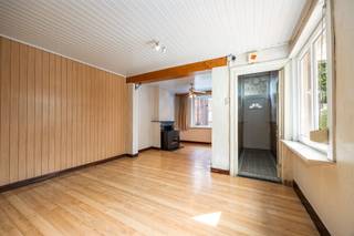 Te renoveren woning met opslagruimte in een rustige woonwijk in MechelenDeze woning net buiten het centrum biedt niet alleen een gezellige...