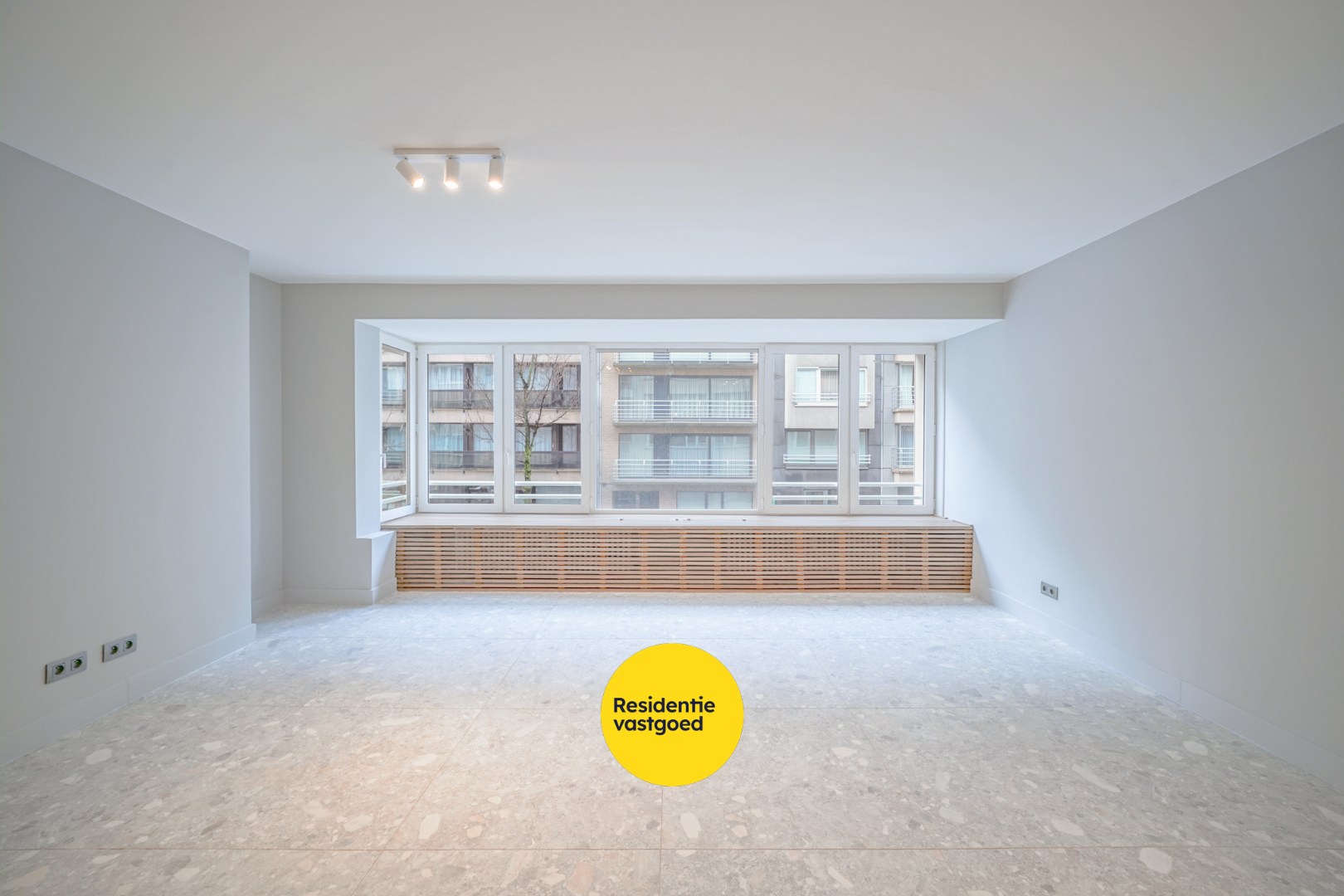 Gerenoveerd 2-slpk appartement met lift in Oostende - foto 5