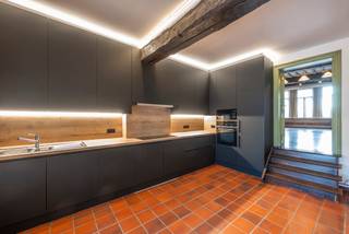 Prachtige authentieke herenwoning in hartje Mechelen – KorenmarktIn het bruisende centrum van Mechelen, pal aan de Korenmarkt, bevindt zich deze...