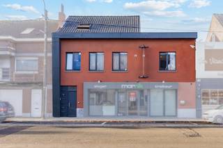 LiggingOp de Assenedesteenweg in Zelzate bieden wij dit volledig verhuurde opbrengsteneigendom aan, bestaande uit vier aparte studio’s, elk met...