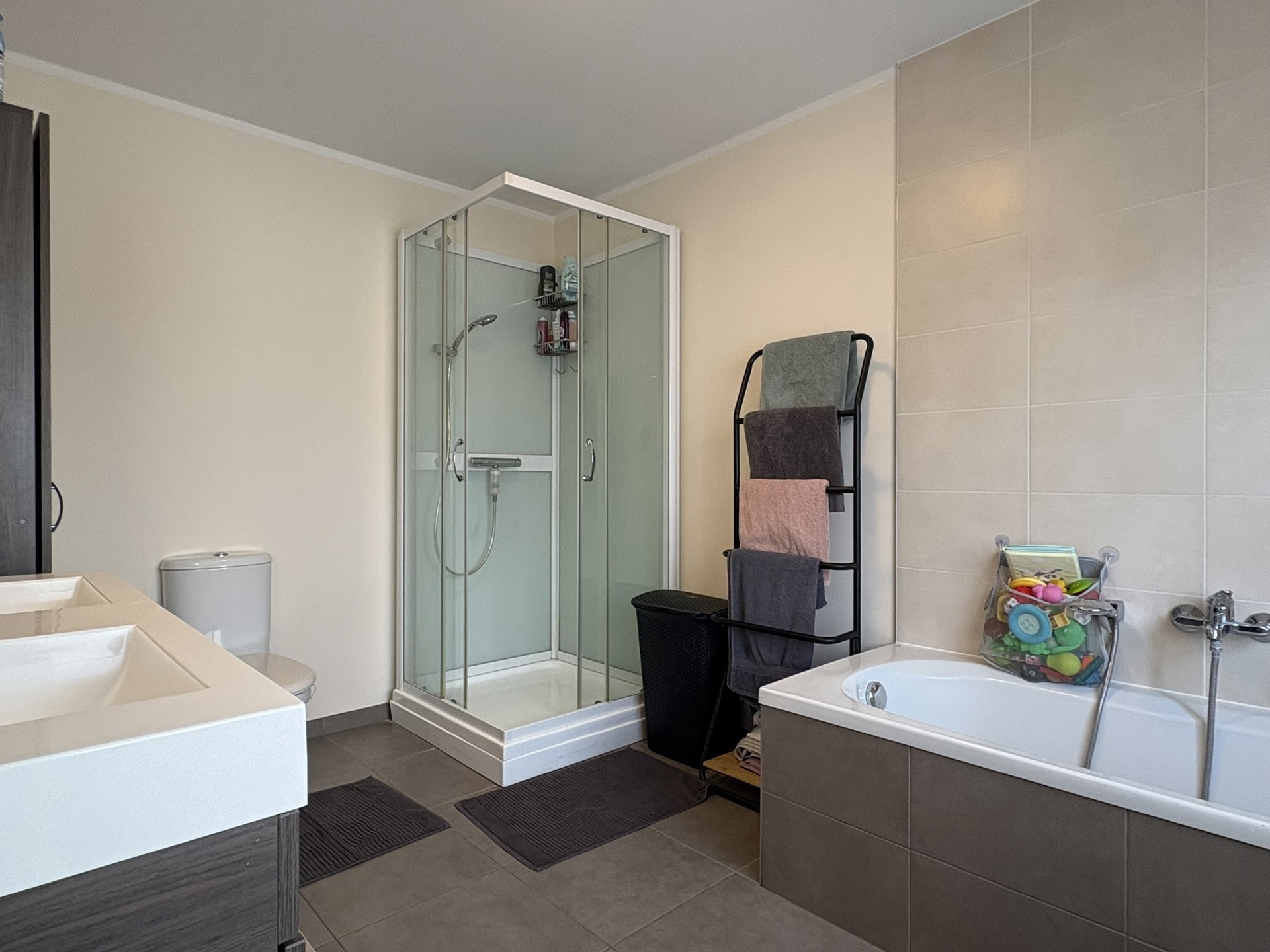 Gezellige rijwoning met tuin op centrale ligging - foto 5