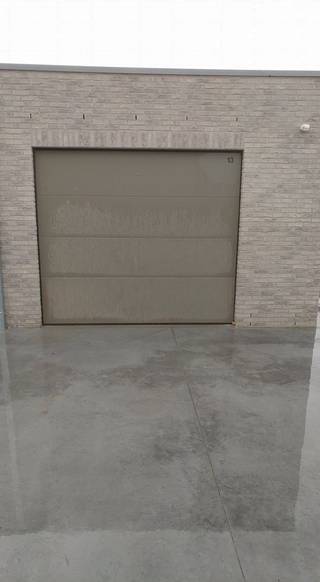 Statiestraat 38+, garage 01<br />8980 Passendale<br /><br />Deze nieuwbouwgarage met sectionale poort is voorzien van elektriciteit. <br /><br />1 maand huurwaarborg <br /><br />Contacteer ons vrijblijvend voor meer informatie.<br /><br />Beschikbaar vanaf: 01/10/2026