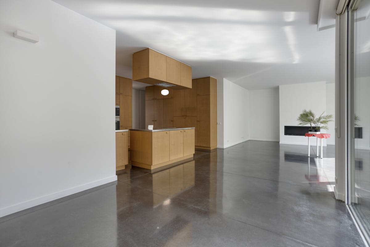 Lichtrijk appartement 'loftstijl' in hartje Brussel - foto 4