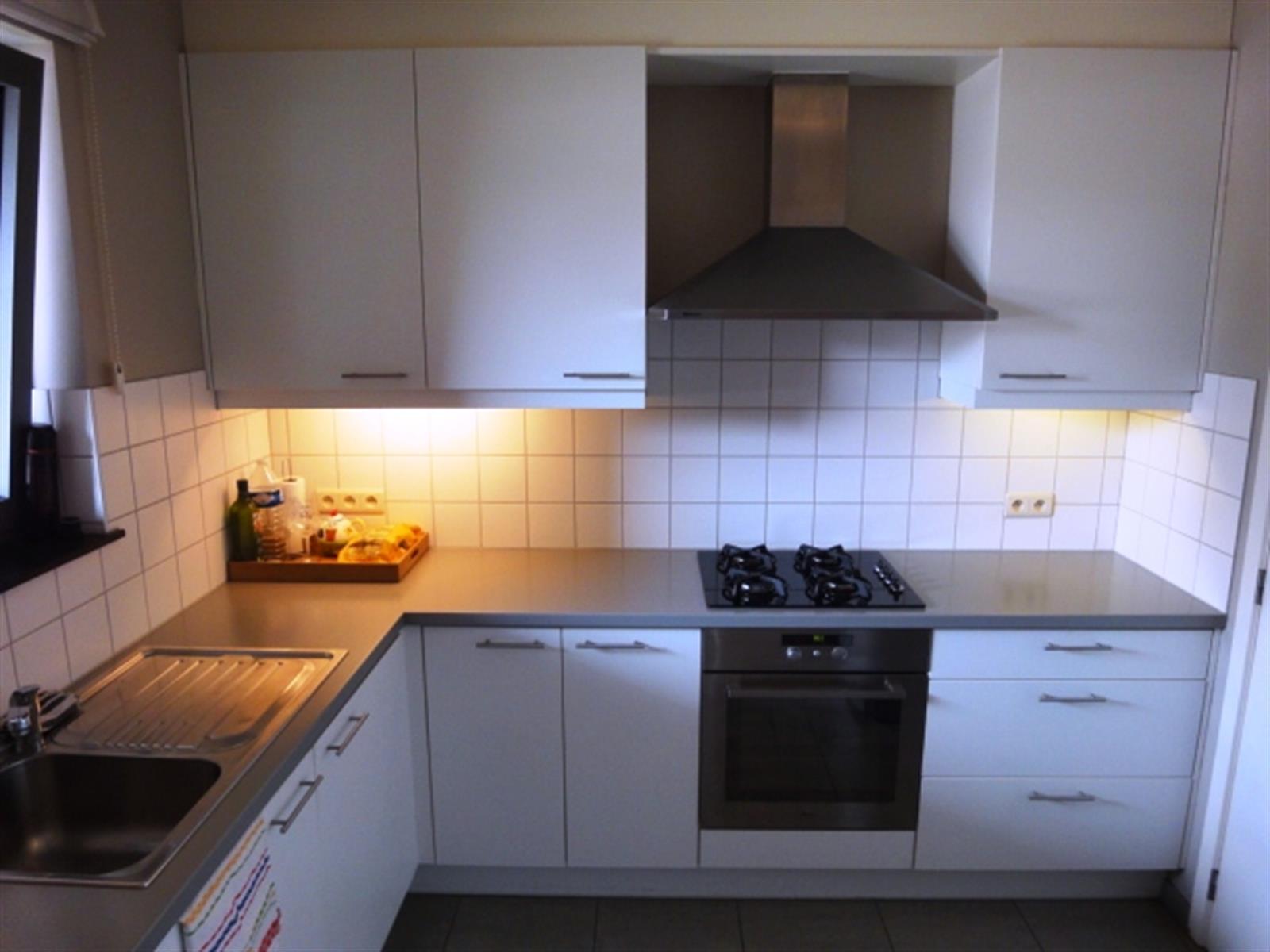 Gelijkvloers appartement mét ondergrondse autostaanplaats - foto 5