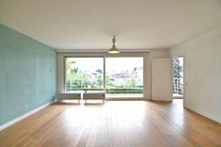 Dit knappe, alsook ruime appartement mét terras van 13m² is rustig gelegen in Residentie Ruysdael, in een autoluwe straat (doodlopend)...