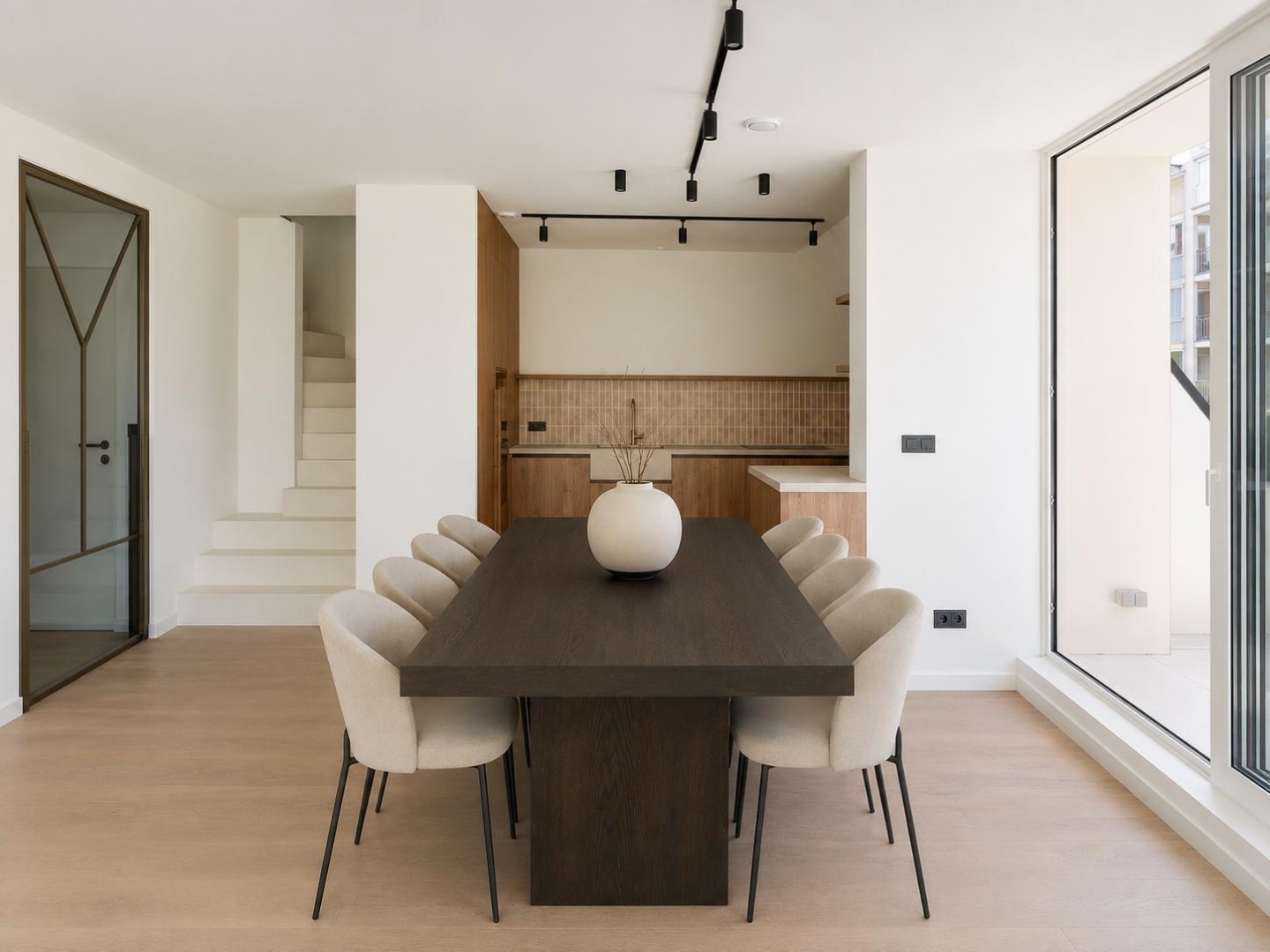 Fenomenale Duplex/penthouse met schitterend zonneterras terras, 2 slaapkamers en een hoogwaardige afwerking, gelegen op wandelafstand van de Zeedijk en het strand. - foto 4