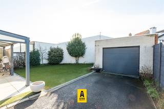 TE KOOP GEZELLIGE WONING MET STERKE LIGGING EN VEEL MOGELIJKHEDENOp zoek naar een woning met een top ligging en goede oriëntatie? De woning dateert...