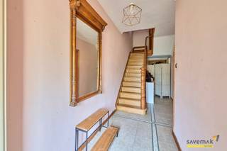 <p><span> </span></p><p><span>On the ground floor, we have a living room with its original layout and hardwood floors, and those hardwood floors and accents can be found throughout the entire home. </span></p><p><span> </span></p><p><span>The kitchen is spacious and practical, and there’s a storage room behind it.</span></p><p><span> </span></p><p><span>On the first floor, you’ll find the bathroom, two bedrooms, and a small room that would make a perfect walk-in closet.</span></p><p><span> </span></p><p><span>The attic, accessible via a fixed staircase, can be used as a third bedroom, a studio, or a man cave. </span></p><p><span> </span></p><p><span>Outside, the garden is still undeveloped but can certainly be transformed into a gem. </span></p><p><span> </span></p><p><span>Renovation requirements for residential buildings apply.<br />More info: <span>https://energiesparen.be/renovatieverplichting</span></span></p><p><span> </span></p><p><span>Administrative measures in the measures register: no</span><span> </span></p><p><span> </span></p><p><span> </span></p><p><span> </span></p>