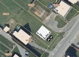 Beau terrain à bâtir à Huldenberg, d'une superficie de 7 ares 62 centiares et avec une vue fantastique sur la réserve naturelle à l'arrière ! Ce terrain est adapté pour une construction ouverte avec une largeur de rue de 17 mètres.<br />Emplacement extrêmement avantageux, situé entre Overijse et Louvain, à proximité des transports en commun et non situé dans une zone à risque d'inondation.<br /><br />Construction à réaliser : <br />- Largeur de façade maximale de 10m.<br />- Profondeur de construction en cas d'un seul étage : max. 20m<br /> Profondeur de construction en cas de 2 étages : max. 15m au rez-de-chaussée et 12m aux étages.<br />- Toit plat ou toit en pente autorisé (pente entre 25° et 50°)<br />- Hauteur de corniche de 6m (à partir du niveau du sol) <br />- Bande de construction latérale de 3,5m <br />- Zone de construction à 9 + 8 mètres de l'axe de la rue <br /><br />Plus d'informations au bureau !