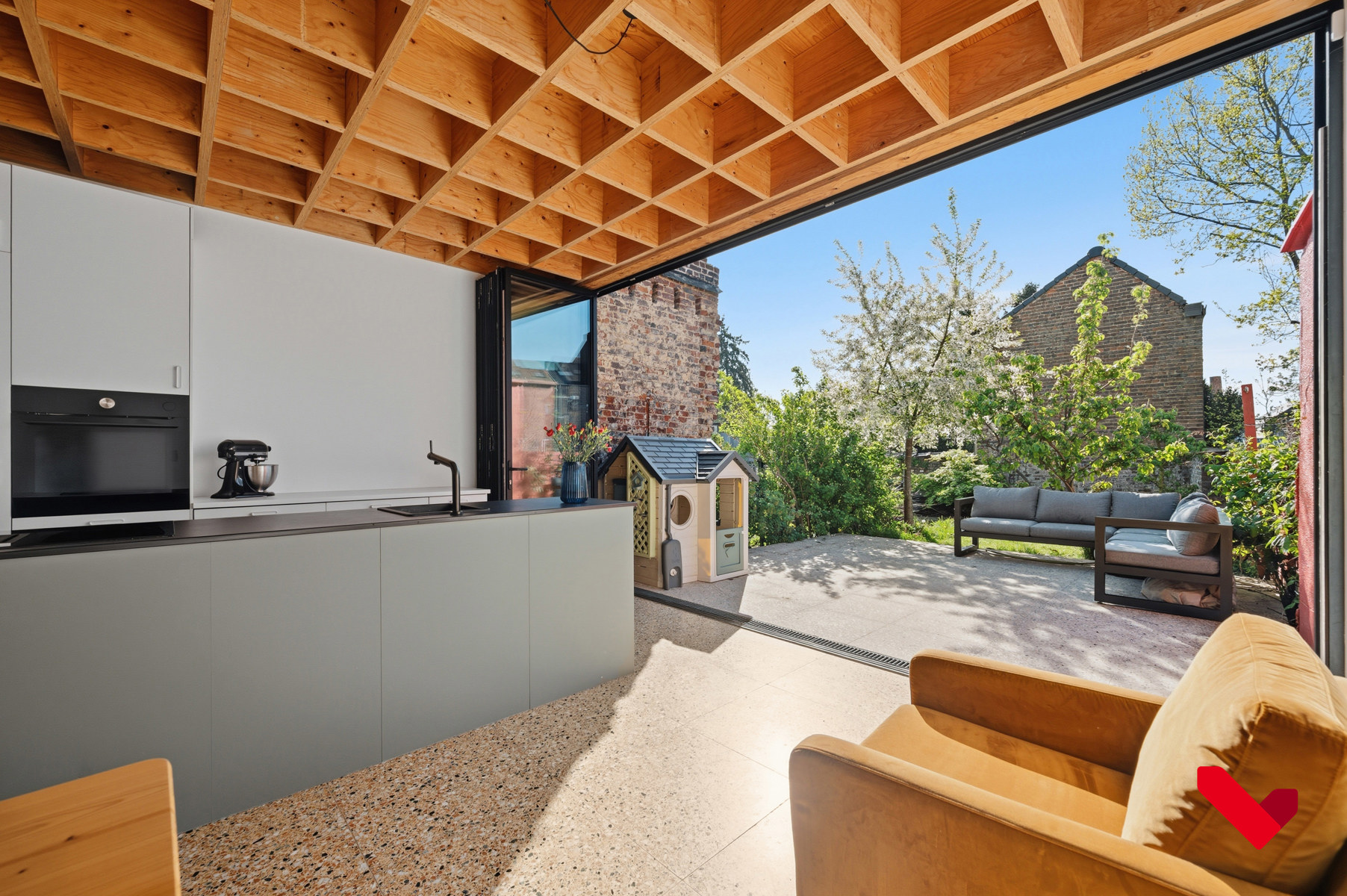 Stijlvol en ruim gerenoveerd herenhuis in centrum Tienen - foto 4