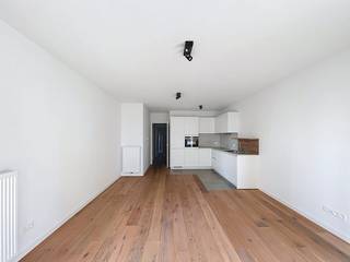 Dit splinternieuwe appartement, instapklaar en met twee slaapkamers, bevindt zich op de tweede verdieping van Residentie Newport , een geliefde...