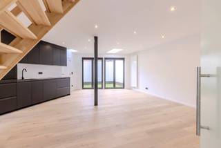 Moderne stadswoning met 2 slaapkamers op een toplocatie.Deze instapklare woning in het centrum van Kontich is recent volledig en energiezuinig...