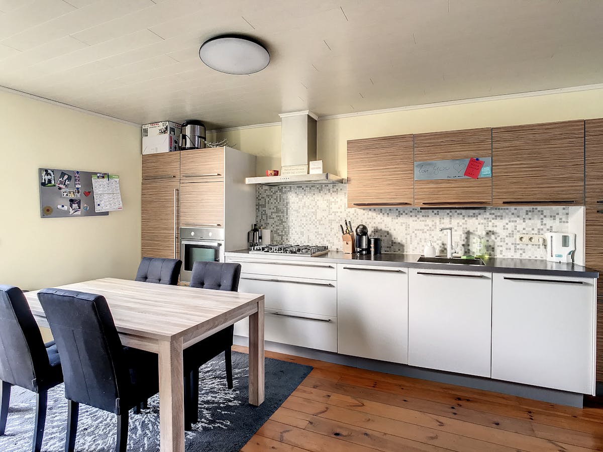 Centraal gelegen duplex appartement met 1 slaapkamer + bureel of hobbykamer te Bazel - foto 2