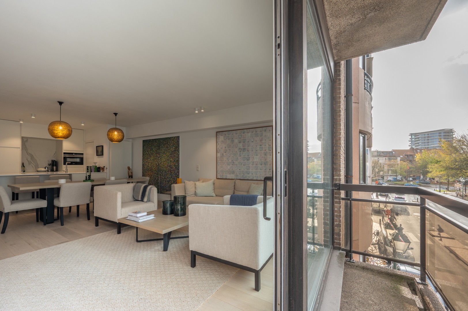 Beautiful and spacious apartment in the centre of Knokke with 3 bedrooms - photo 2