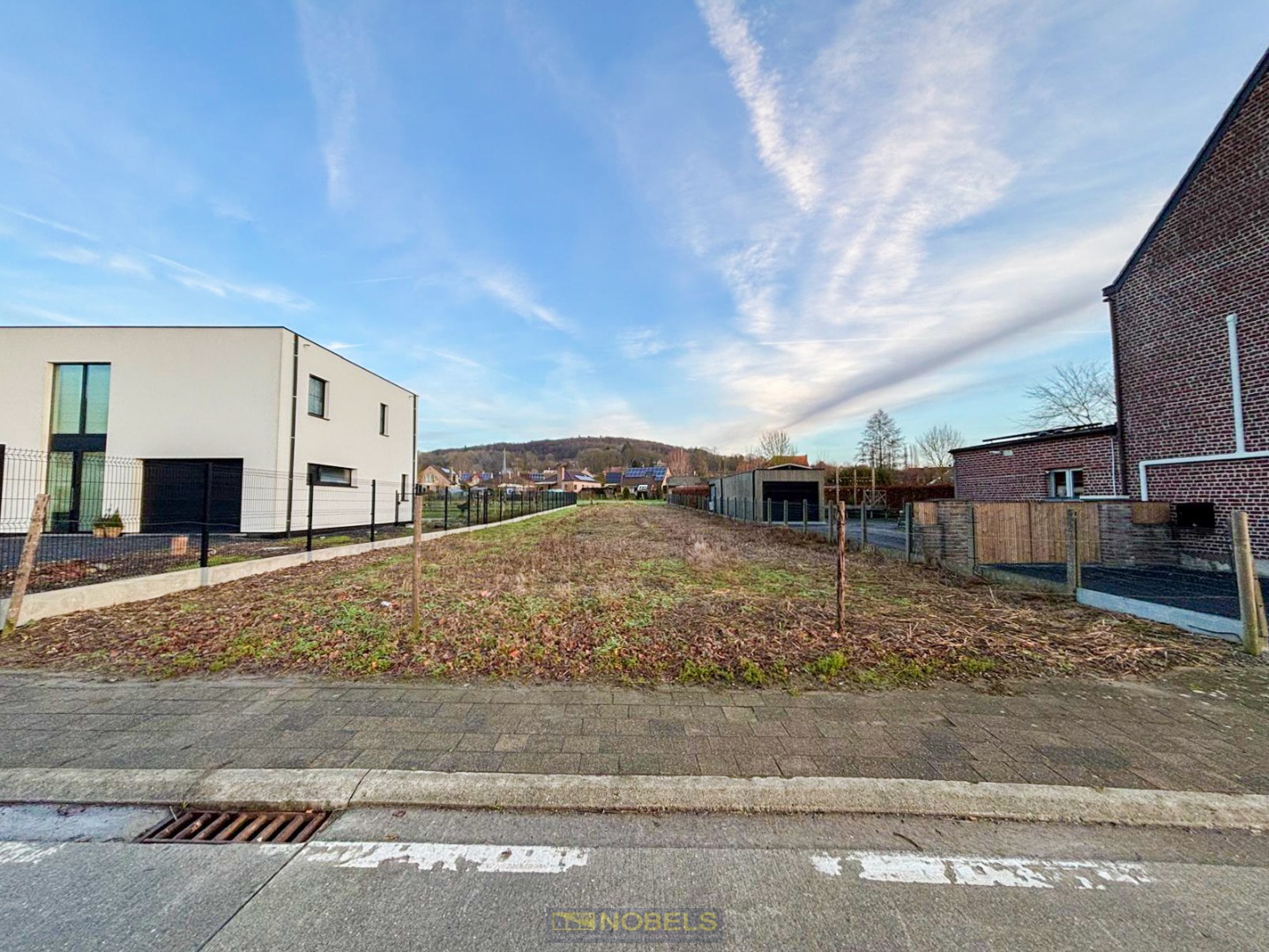 Te koop, Bouwgrond voor halfopen bebouwing op gunstige ligging te Ronse! - foto 3