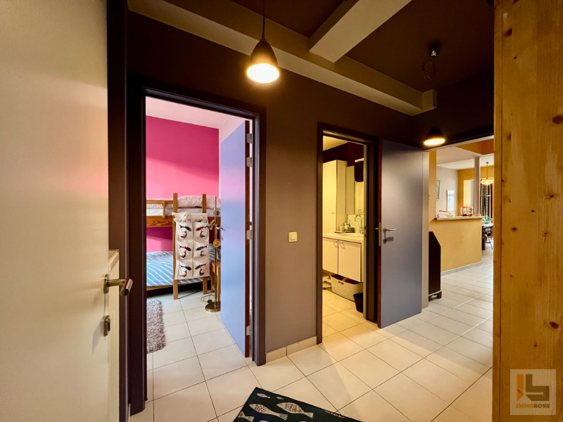 GELIJKVLOERS APPARTEMENT (87m²) MET BINNENKOER (38m²)! - photo 4