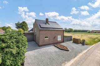 Voor meer info of een bezoek, bel 054 69 39 31 - Op een prachtige rustige locatie bevindt zich deze ruime woning op een perceel van 7 are 60 ca...