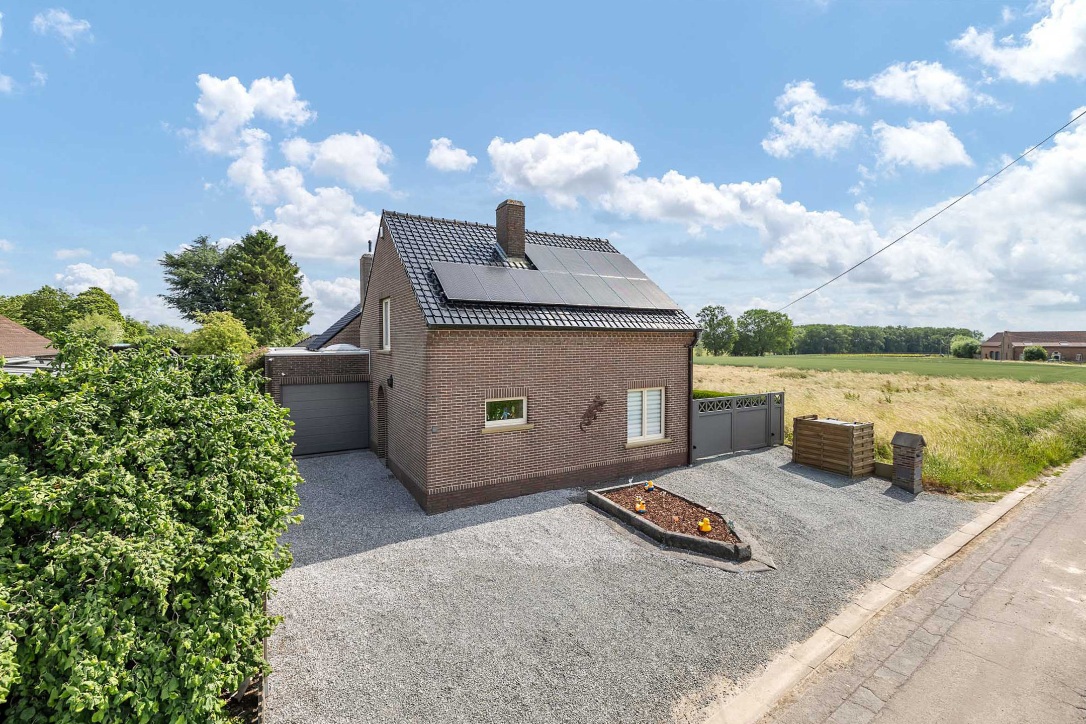 Ruime, prachtig gelegen woning met diverse mogelijkheden - foto 1