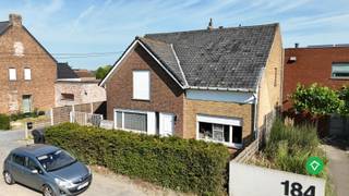 Deze woning is gelegen op een royaal perceel van 1126 m², met een straatbreedte van 14 meter. Het perceel is volledig bouwgrond, wat...