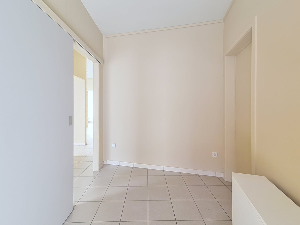 Easily accessible office (70 m²) for rent in the center of Drongen - photo 3