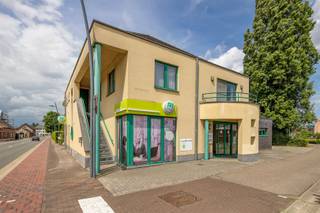 In het hart van Herselt vind je deze goed onderhouden kantoorruimte met een oppervlakte van maar liefst 192 m². Dankzij de centrale ligging is...