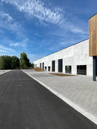 Deze site ligt langs de Grote Steenweg vlak voor het Kasteel van Olsene, op de verbindingsweg tussen Zulte en Deinze. Er is een zeer goede...