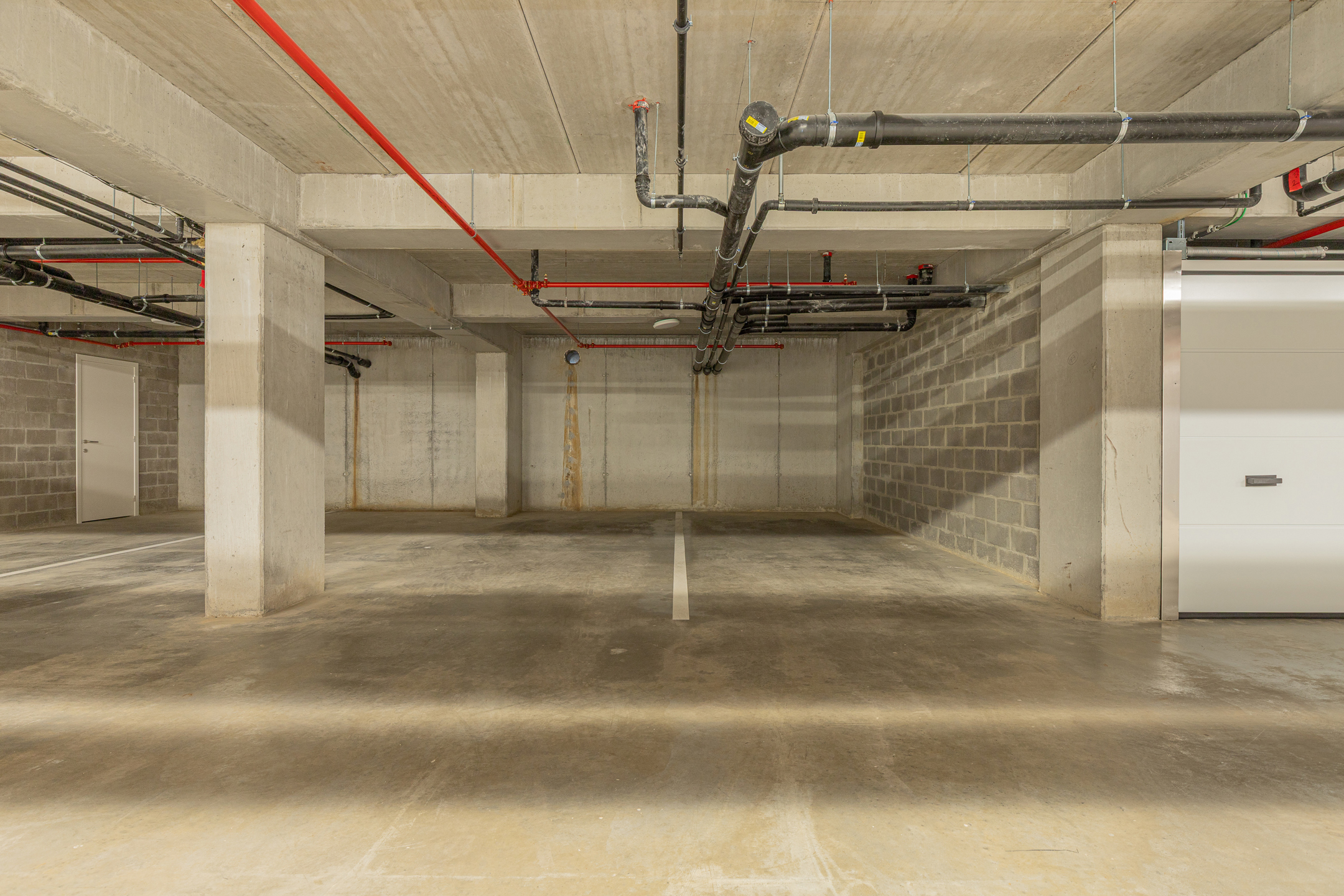 BURST - Ondergrondse staanplaats op centrale ligging! - foto 1