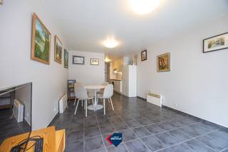 Ontdek deze centraal gelegen studio op de tweede verdieping in de residentie Château Tropezina, ideaal als tweede verblijf, investering of...