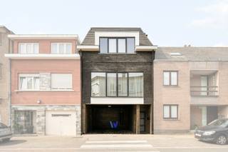 Energiezuinig en lichtrijk duplex-appartement in hartje Zellik, gelegen in een kleinschalig gebouw met slechts twee appartementen.Op het gelijkvloers...