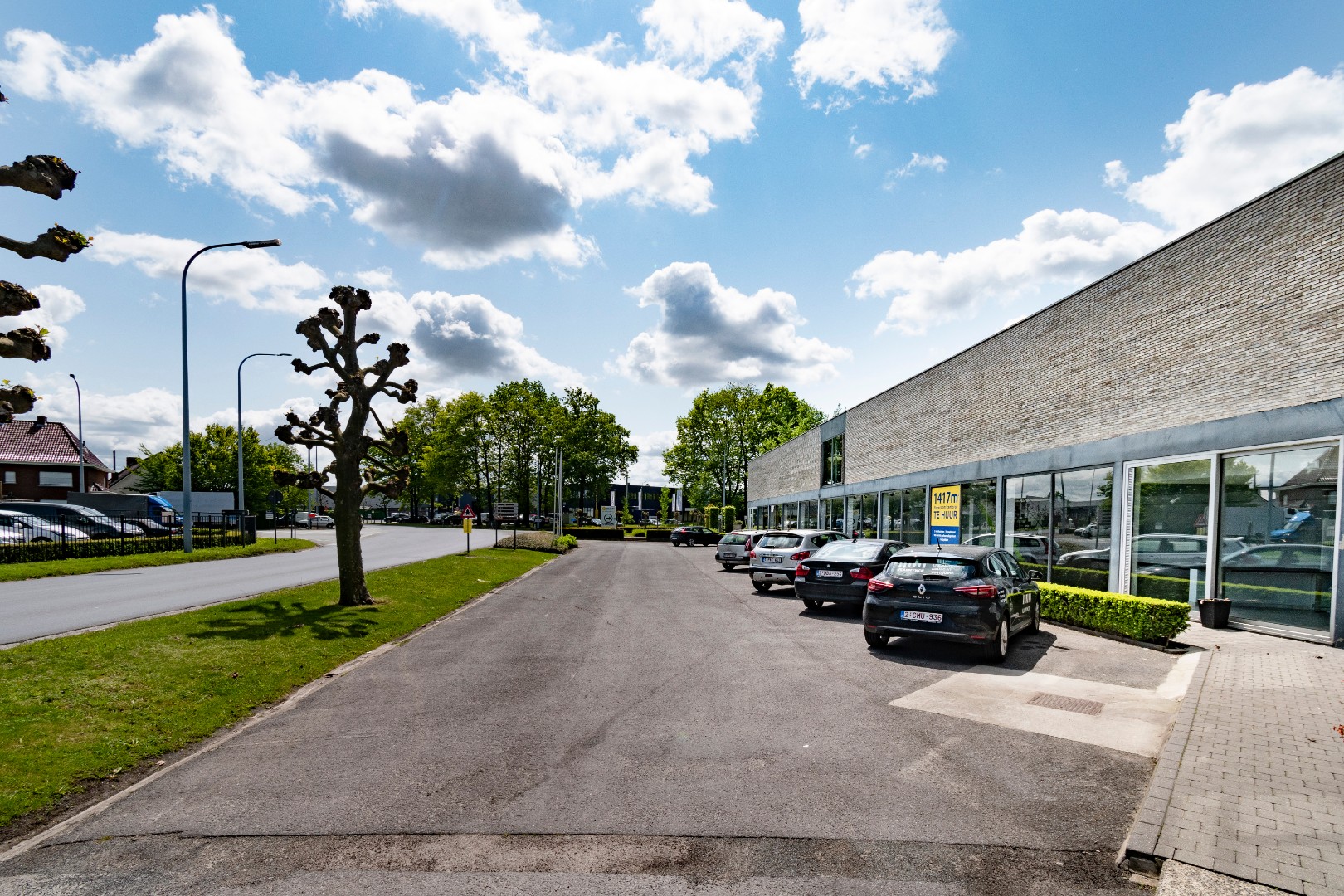 Bureel met een oppervlakte van 365m² te Tielt. - foto 1