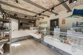 Reprise d’une poissonnerie florissante avec habitation au centre de BerchemVous êtes à la recherche d’un commerce prêt à l’emploi avec habitation,...