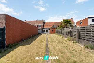 Algemeen bezoekmoment zaterdag 30 augustus van 14u tot 15 u.Op deze vlot bereikbare ligging te Ledegem vinden we deze woning met veel potentieel.🔹...
