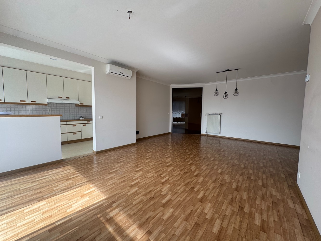 Ruim 1-slaapkamer appartement met airco op de vijfde verdieping - foto 5