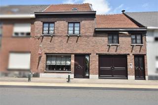 BOOMSESTRAAT 241, 2845 NIEL: VERKOCHT ! Ruime te renoveren gezinswoning te koop. Centraal gelegen tussen Boom en Niel vlakbij het openbaar vervoer en...