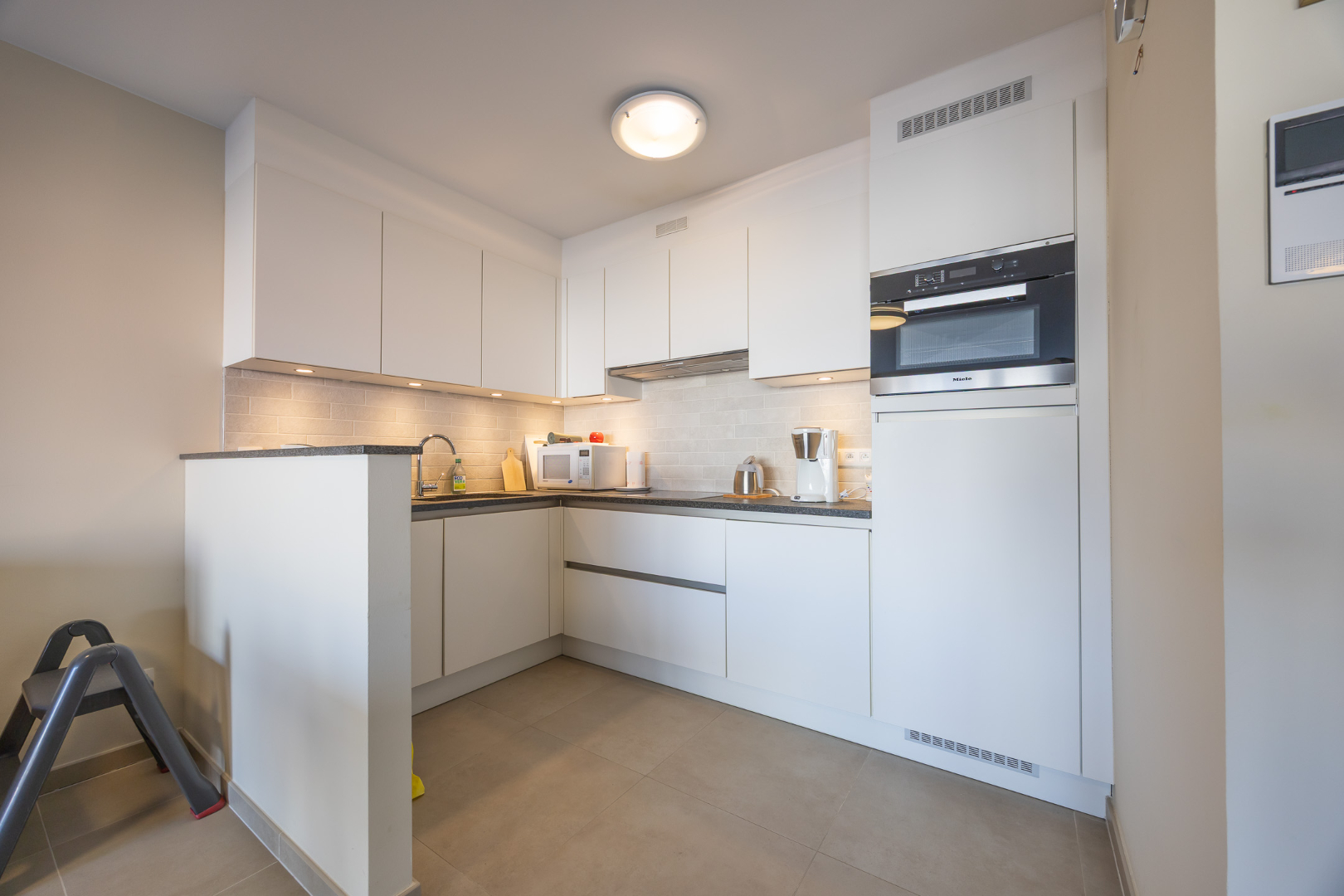 Recent 2-slaapkamerappartement met 2 terrassen in het centrum van Oostende! - foto 5