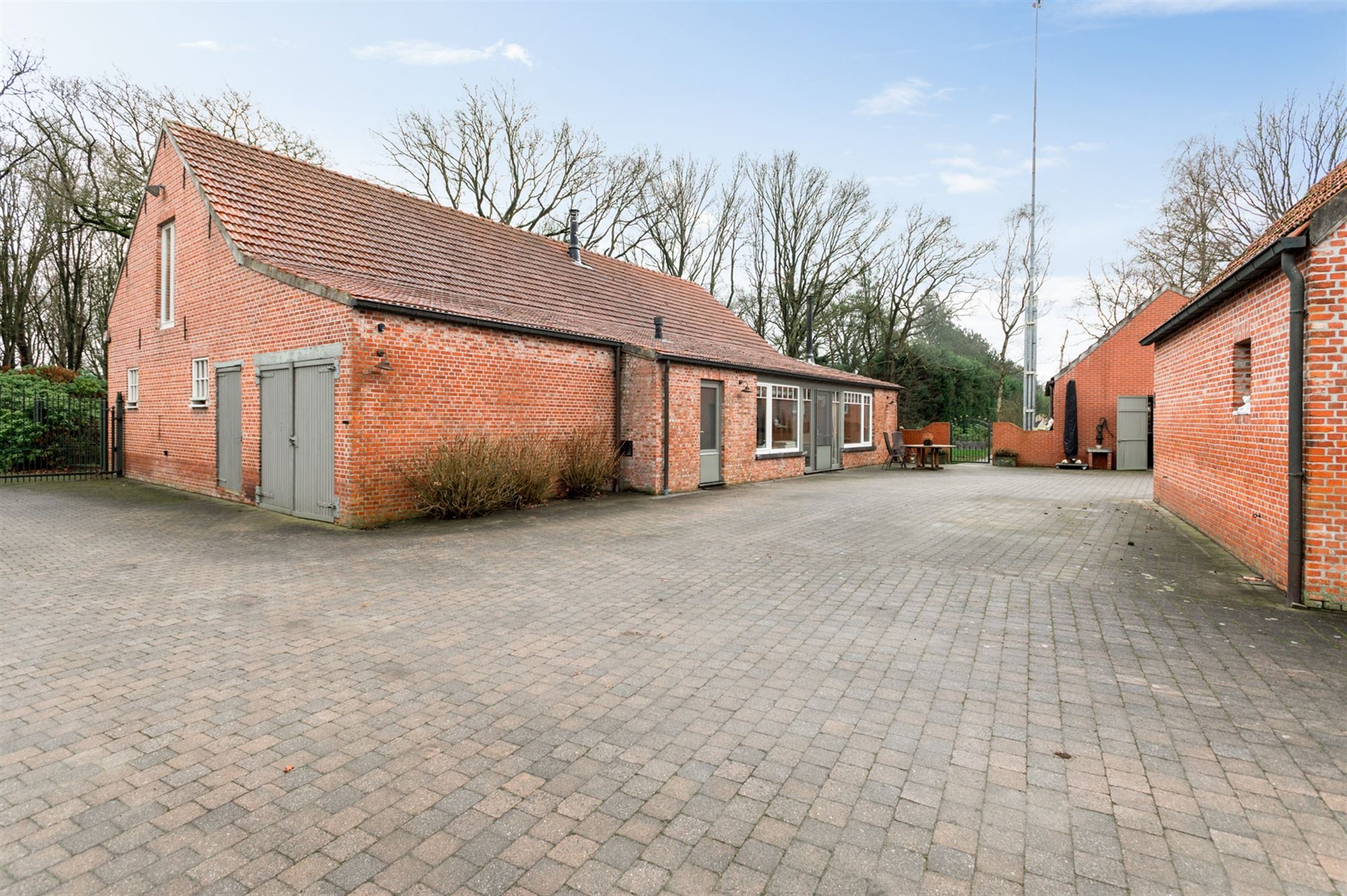 Woonboerderij met diverse schuren op ca 9 Ha - foto 4